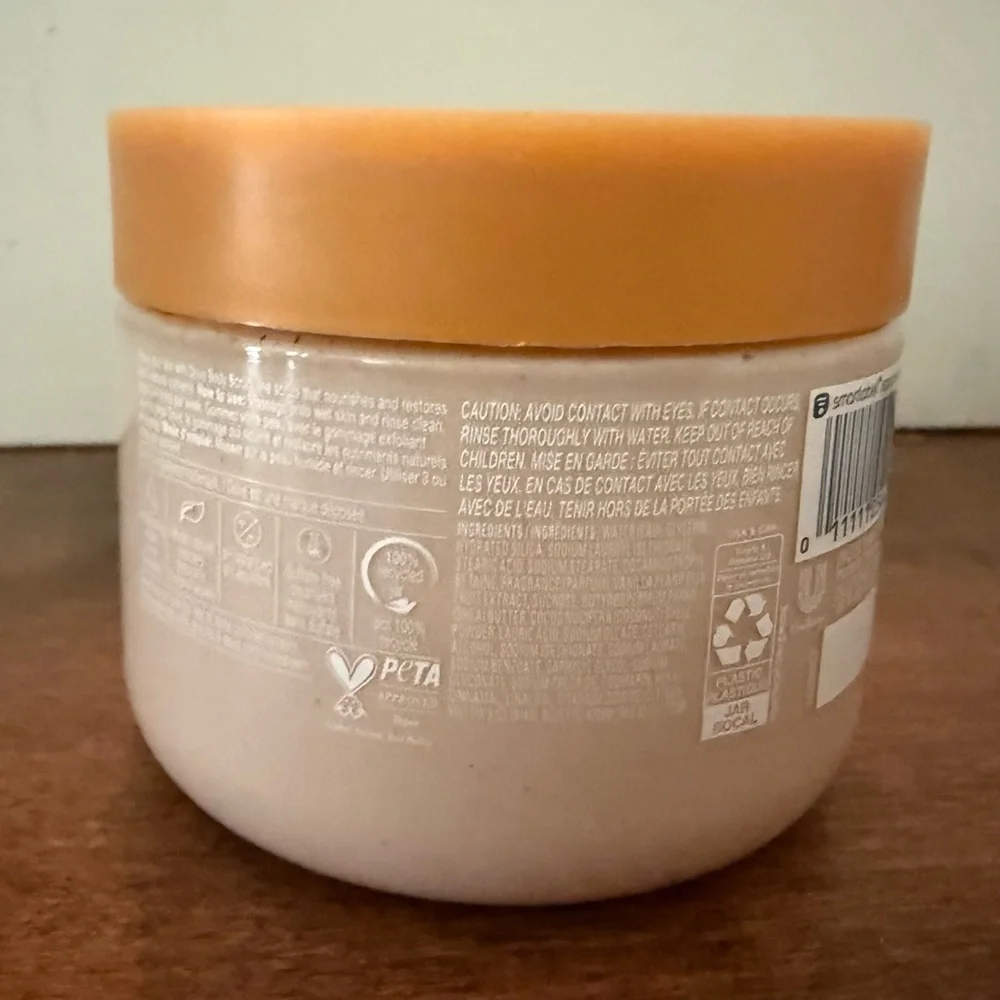 NWT Dove Body Scrub with Vanilla Sugar and Shea Butter